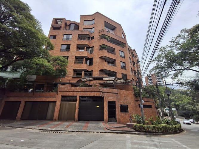 Apartamento de 1 alcoba en arriendo en San Fernando Viejo, Cali, 105 m² · foto 2 de 24