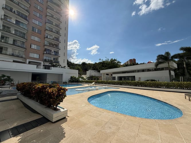 Apartamento de 3 alcobas en arriendo en Aguacatal, Cali, 180 m² · foto 4 de 24