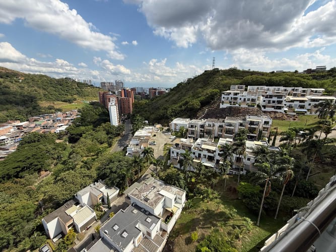 Apartamento de 3 alcobas en arriendo en Aguacatal, Cali, 180 m² · foto 9 de 24
