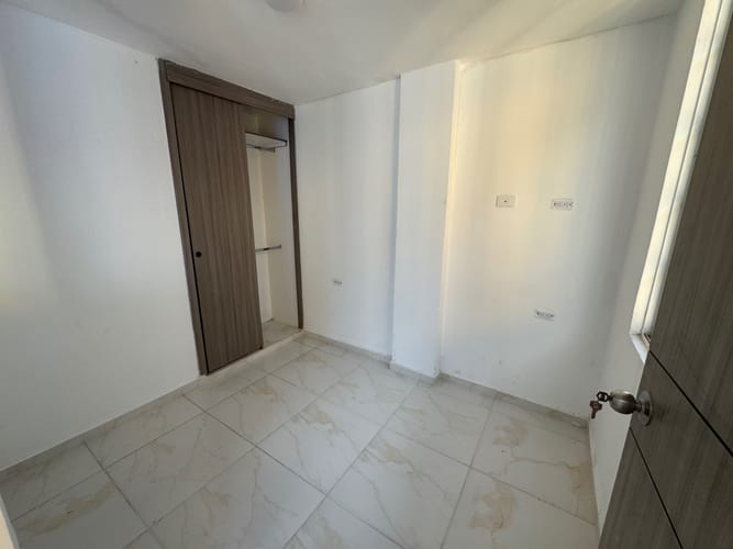 Apartamento de 3 alcobas en venta en Puerto Madero, Girón, 50 m² · foto 4 de 8