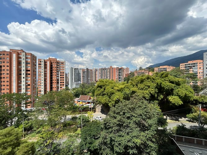 Apartamento de 3 alcobas en arriendo en La Inmaculada, Envigado, 94 m² · foto 19 de 20