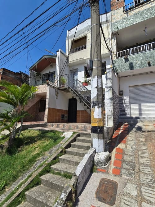 Apartamento de 5 alcobas en venta en El Castillo, Medellín, 128 m² · foto 1 de 10