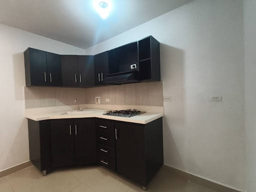 Apartamento de 3 alcobas en arriendo en Las Antillas, Envigado, 70 m² · foto 2 de 13