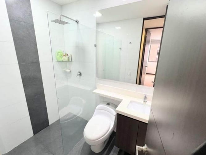 Apartamento de 3 alcobas en venta en El Poblado, Medellín, 1000 m² · foto 11 de 11