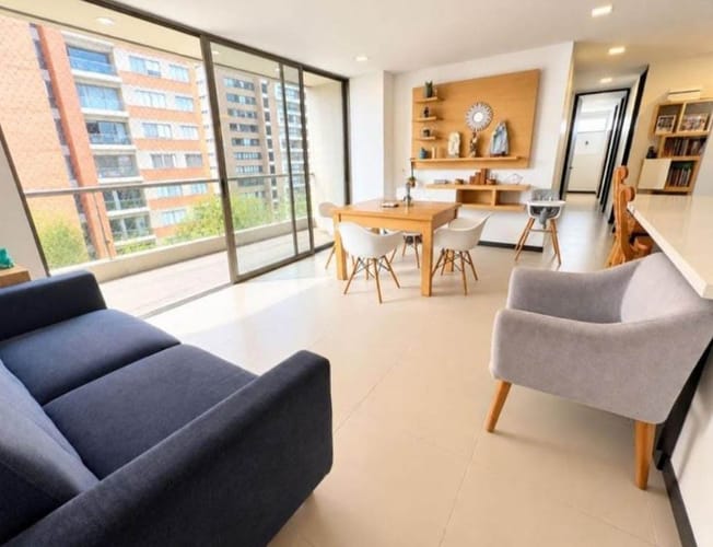 Apartamento de 3 alcobas en venta en El Poblado, Medellín, 1000 m² · foto 1 de 11
