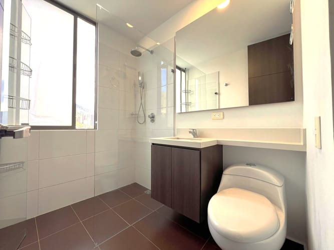 Apartamento de 3 alcobas en venta en El Poblado, Medellín, 1000 m² · foto 10 de 11