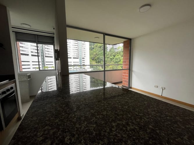 Apartamento de 3 alcobas en arriendo en Loma Del Indio, Medellín, 78 m² · foto 5 de 15