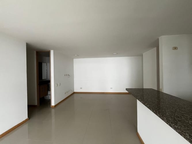 Apartamento de 3 alcobas en arriendo en Loma Del Indio, Medellín, 78 m² · foto 7 de 15