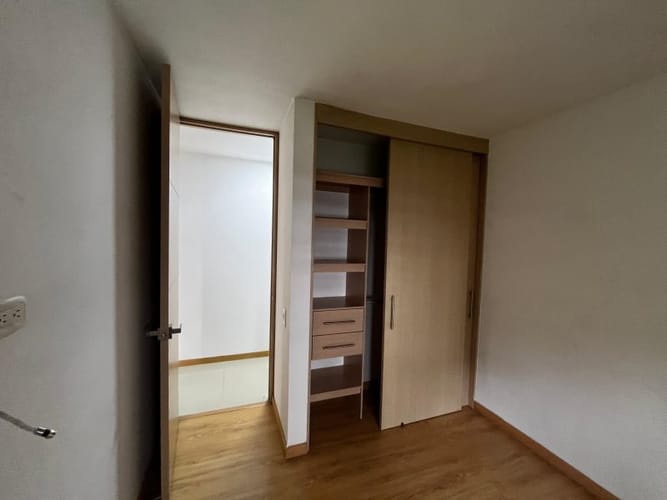Apartamento de 3 alcobas en arriendo en Loma Del Indio, Medellín, 78 m² · foto 9 de 15