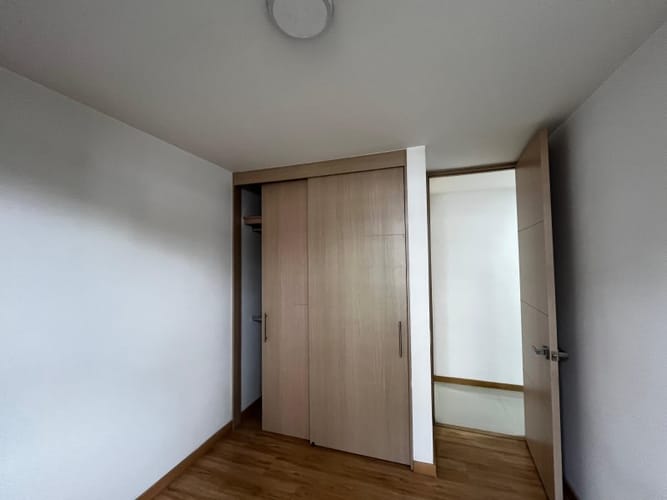 Apartamento de 3 alcobas en arriendo en Loma Del Indio, Medellín, 78 m² · foto 10 de 15