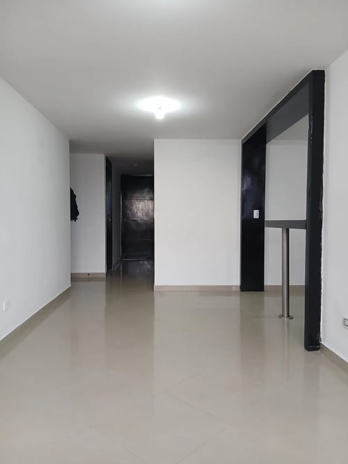 Apartamento de 3 alcobas en arriendo en La Hondonada, Medellín, 72 m² · foto 2 de 10