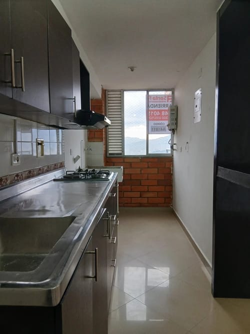 Apartamento de 3 alcobas en arriendo en La Hondonada, Medellín, 72 m² · foto 5 de 10
