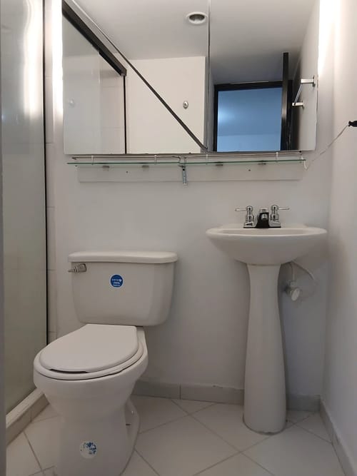 Apartamento de 3 alcobas en arriendo en La Hondonada, Medellín, 72 m² · foto 9 de 10
