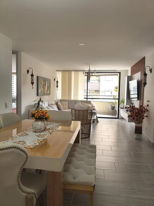 Apartamento de 3 alcobas en arriendo en La Castellana, Medellín, 103 m² · foto 2 de 10