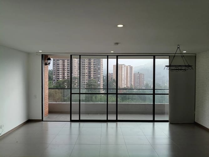 Apartamento de 3 alcobas en arriendo en Mugá, Envigado, 108 m² · foto 2 de 10