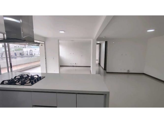 Apartamento de 2 alcobas en arriendo en Suramérica, Itagüí, 80 m² · foto 2 de 24