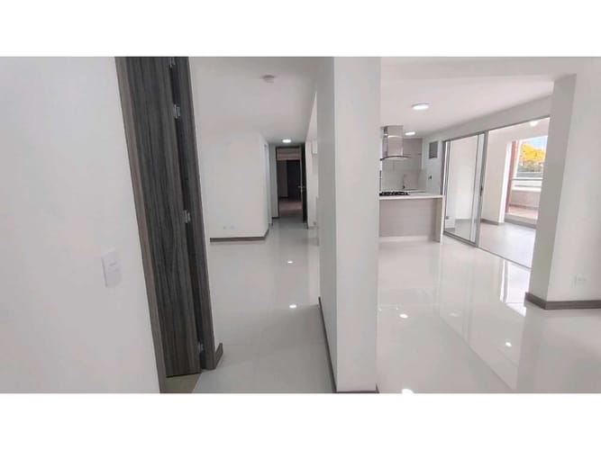 Apartamento de 2 alcobas en arriendo en Suramérica, Itagüí, 80 m² · foto 9 de 24