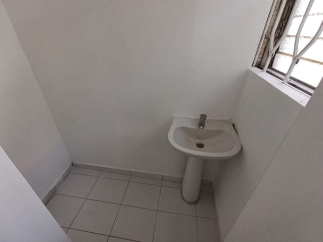 Casa de 6 alcobas en arriendo en Laureles, Medellín, 260 m² · foto 7 de 20