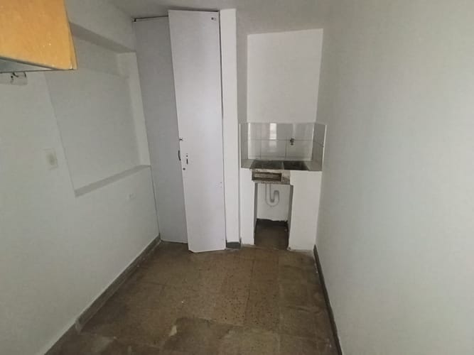 Casa de 6 alcobas en arriendo en Laureles, Medellín, 260 m² · foto 15 de 20