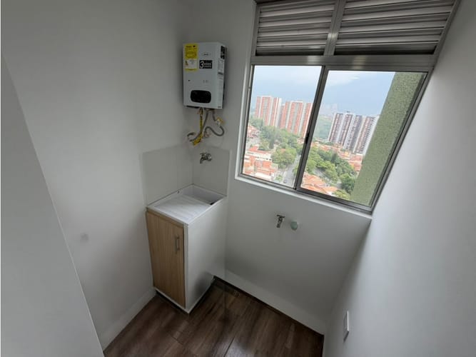 Apartamento de 3 alcobas en arriendo en Bucaros, Bello, 62 m² · foto 2 de 15