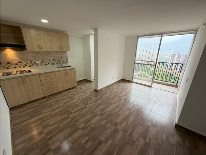 Apartamento de 3 alcobas en arriendo en Bucaros, Bello, 62 m² · foto 3 de 15
