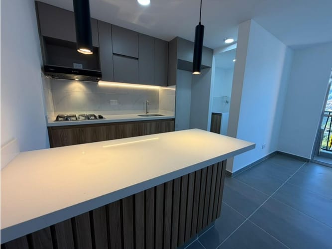 Apartamento de 3 alcobas en arriendo en Bucaros, Bello, 60 m² · foto 2 de 16