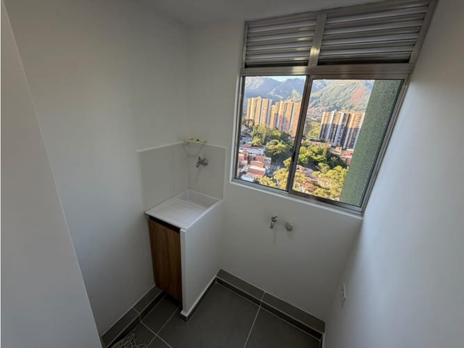Apartamento de 3 alcobas en arriendo en Bucaros, Bello, 60 m² · foto 3 de 16
