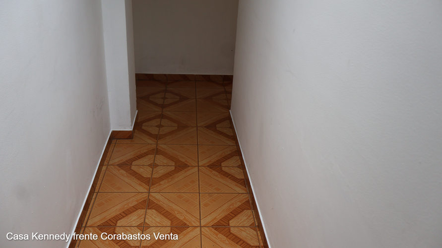 Casa de 8 alcobas en venta en Villa Nelly Iii Sector, Bogotá, 230 m² · foto 9 de 16