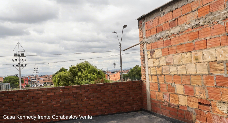 Casa de 8 alcobas en venta en Villa Nelly Iii Sector, Bogotá, 230 m² · foto 12 de 16