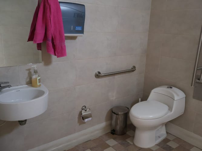 Casa de 15 alcobas en arriendo en Villa Gladys, Bogotá, 1026 m² · foto 5 de 19