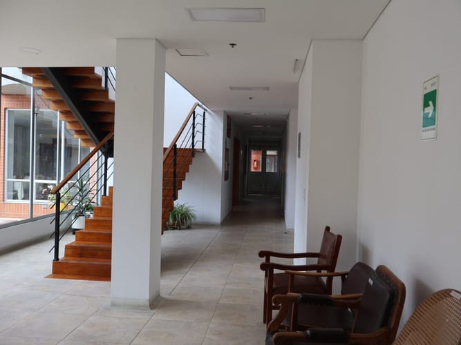 Casa de 15 alcobas en arriendo en Villa Gladys, Bogotá, 1026 m² · foto 10 de 19
