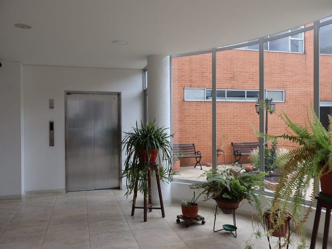 Casa de 15 alcobas en arriendo en Villa Gladys, Bogotá, 1026 m² · foto 11 de 19