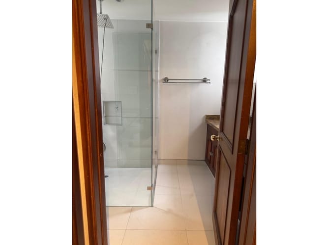 Apartamento de 3 alcobas en arriendo en El Nogal, Bogotá, 247 m² · foto 14 de 17