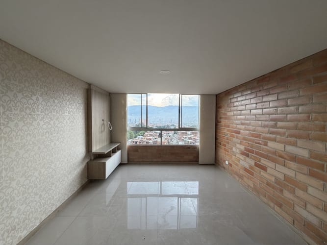 Apartamento de 2 alcobas en venta en Suramérica, Itagüí, 54 m² · foto 1 de 17