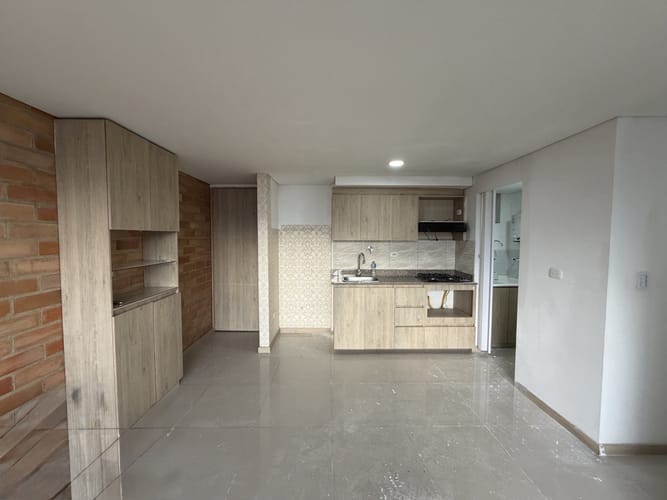 Apartamento de 2 alcobas en venta en Suramérica, Itagüí, 54 m² · foto 2 de 17