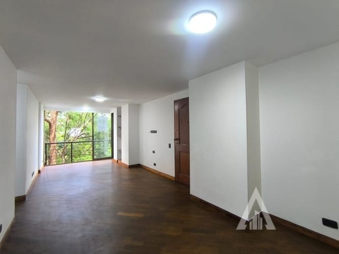 Apartamento de 2 alcobas en arriendo en El Tesoro, Medellín, 96 m² · foto 7 de 22