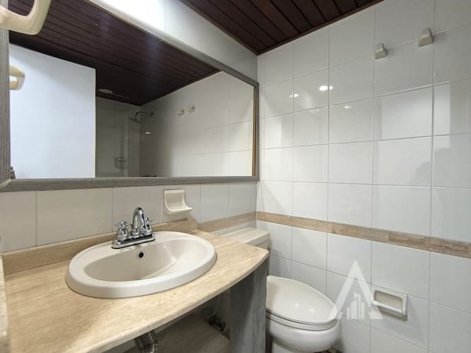 Apartamento de 2 alcobas en arriendo en El Tesoro, Medellín, 96 m² · foto 8 de 22