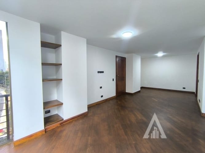 Apartamento de 2 alcobas en arriendo en El Tesoro, Medellín, 96 m² · foto 13 de 22