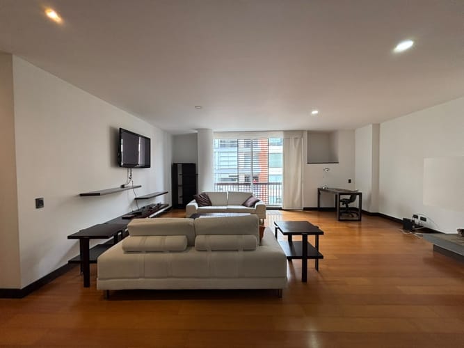Apartamento de 2 alcobas en venta en Chicó Reservado, Bogotá, 115 m² · foto 4 de 12