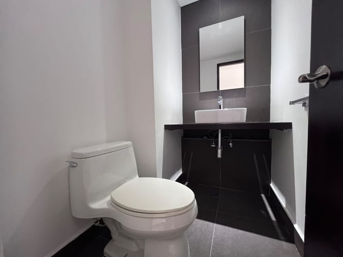 Apartamento de 3 alcobas en arriendo en El Poblado, Medellín, 180 m² · foto 14 de 17