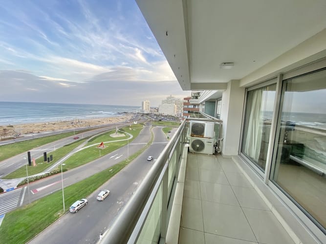 ALQUILER APARTAMENTO 3 DORMITORIOS Y DEPENDENCIA EDIFICIO IMPERIALE PUNTA DEL ESTE · Foto 3