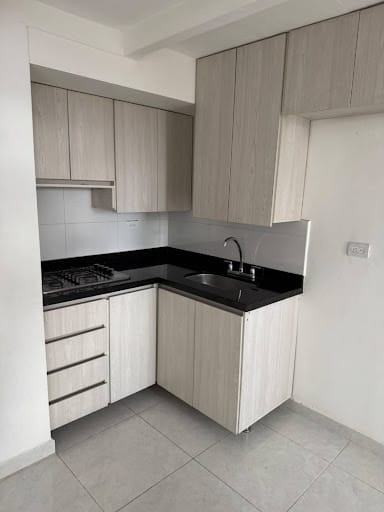 Apartamento de 3 alcobas en arriendo en Pajarito, Medellín, 50 m² · foto 1 de 8