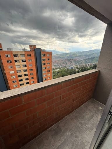 Apartamento de 3 alcobas en arriendo en Pajarito, Medellín, 50 m² · foto 3 de 8