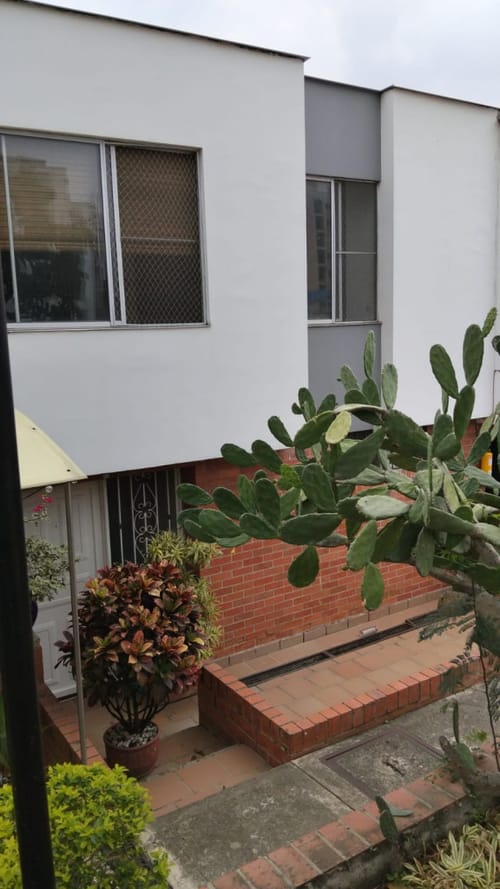 Casa de 3 alcobas en venta en El Bosque, Cali, 148 m² · foto 2 de 14