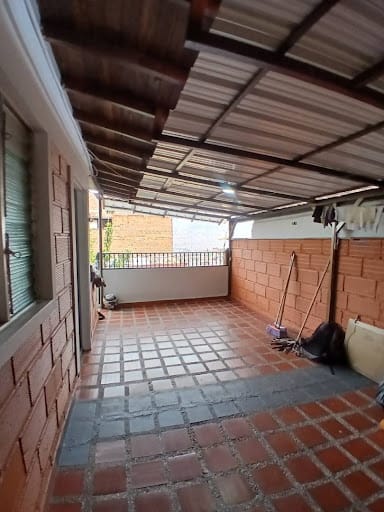 Apartamento de 3 alcobas en arriendo en Manrique Central, Medellín, 70 m² · foto 4 de 14