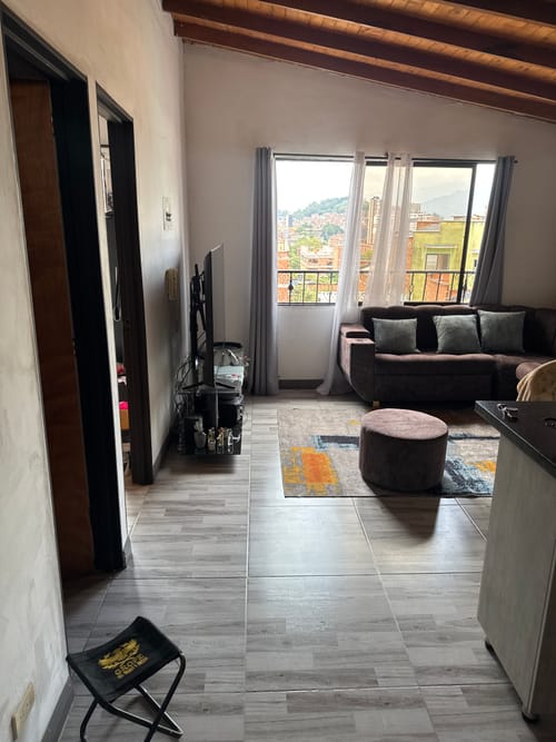 Apartamento de 3 alcobas en venta en Boston, Medellín, 63 m² · foto 14 de 16