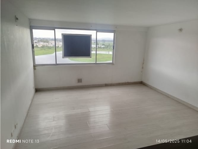 Apartamento de 3 alcobas en venta en El Dorado, Bogotá, 62 m² · foto 2 de 9