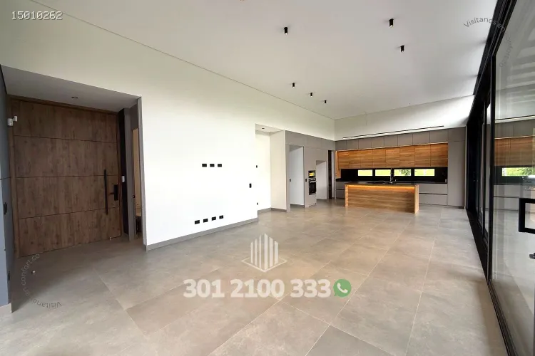 Casa de 3 alcobas en venta en Loma Del Escobero, Envigado, 330 m² · foto 3 de 24