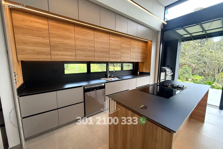 Casa de 3 alcobas en venta en Loma Del Escobero, Envigado, 330 m² · foto 10 de 24