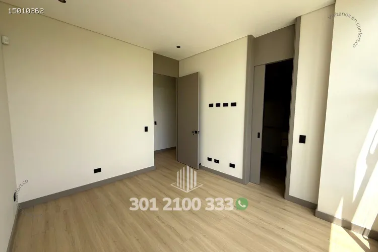 Casa de 3 alcobas en venta en Loma Del Escobero, Envigado, 330 m² · foto 19 de 24